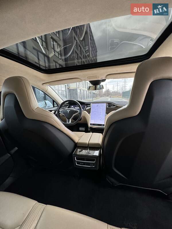 Лифтбек Tesla Model S 2014 в Львове фото 13 Лифтбек Tesla Model S 2014 в Львове
