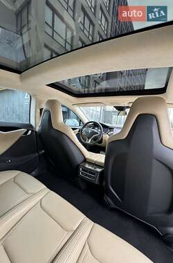 Лифтбек Tesla Model S 2014 в Львове
