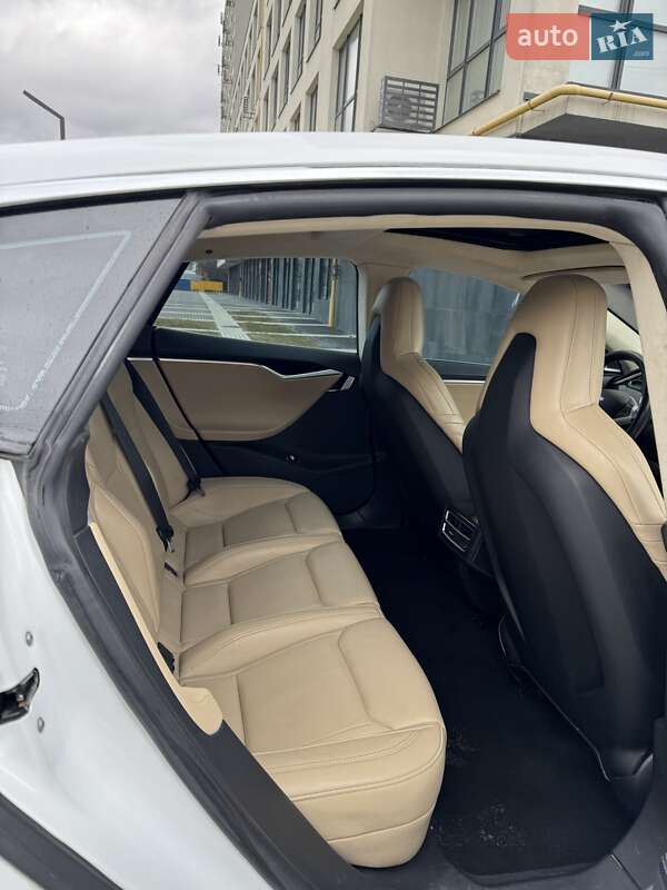 Лифтбек Tesla Model S 2014 в Львове фото 16 Лифтбек Tesla Model S 2014 в Львове