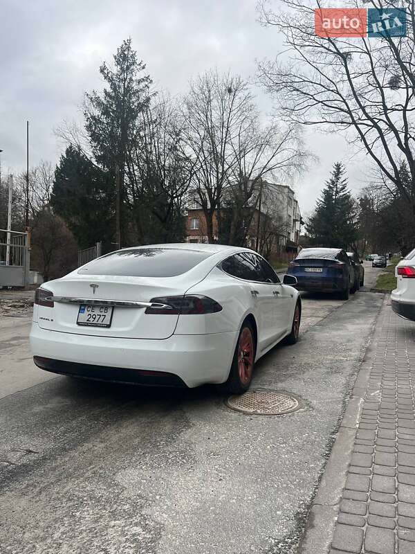 Лифтбек Tesla Model S 2016 в Львове