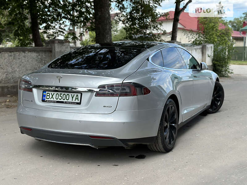Ліфтбек Tesla Model S 2015 в Кам'янець-Подільському