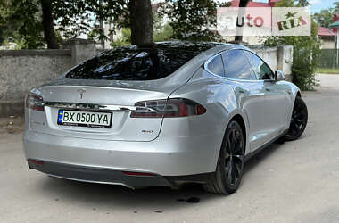 Лифтбек Tesla Model S 2015 в 