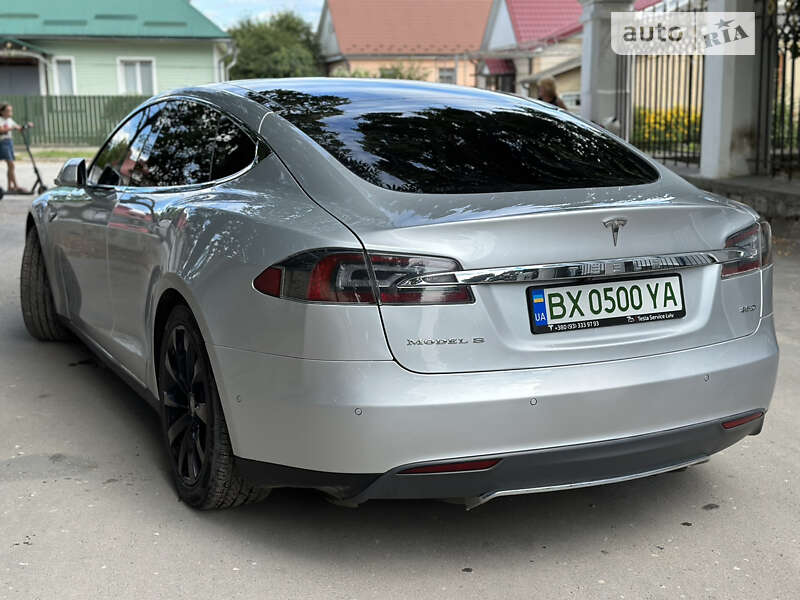Ліфтбек Tesla Model S 2015 в Кам'янець-Подільському