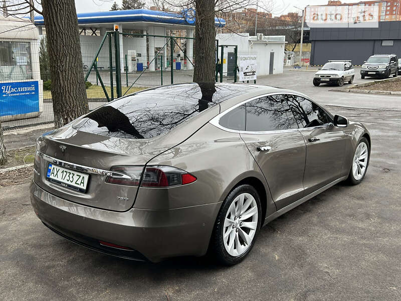 Лифтбек Tesla Model S 2016 в Днепре