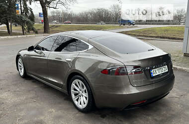 Лифтбек Tesla Model S 2016 в Днепре