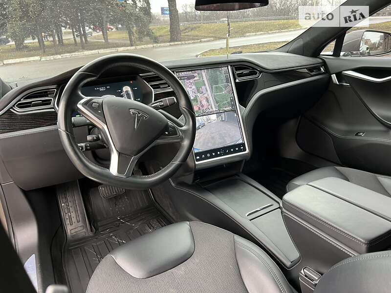 Лифтбек Tesla Model S 2016 в Днепре фото 14 Лифтбек Tesla Model S 2016 в Днепре