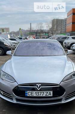 Лифтбек Tesla Model S 2015 в Черновцах