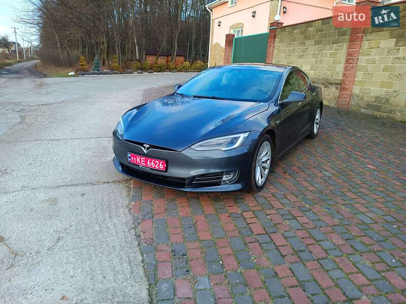 Лифтбек Tesla Model S 2017 в Хмельницком