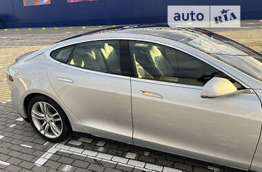 Лифтбек Tesla Model S 2013 в Ковеле