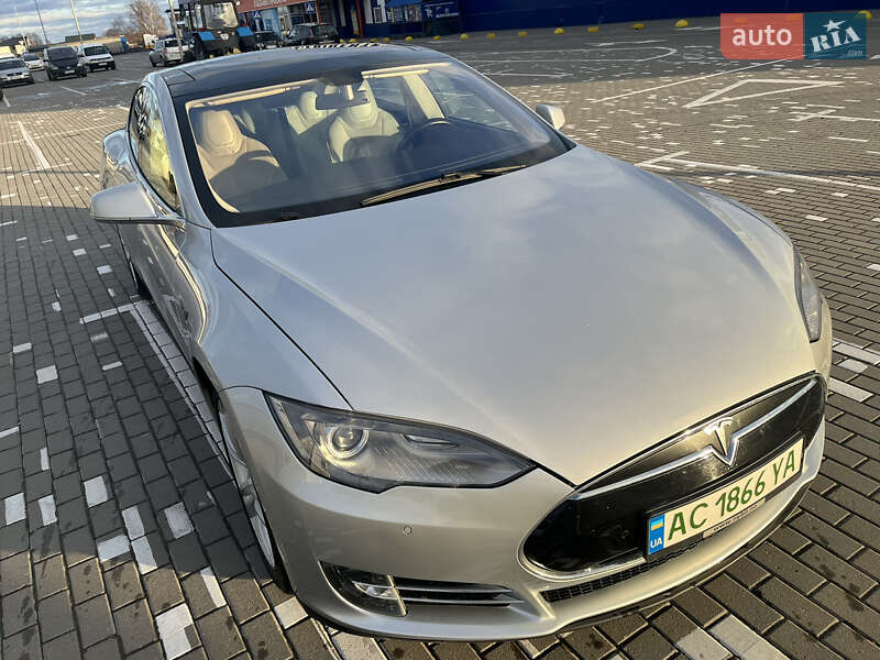 Лифтбек Tesla Model S 2013 в Ковеле