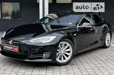 Лифтбек Tesla Model S 2017 в Львове