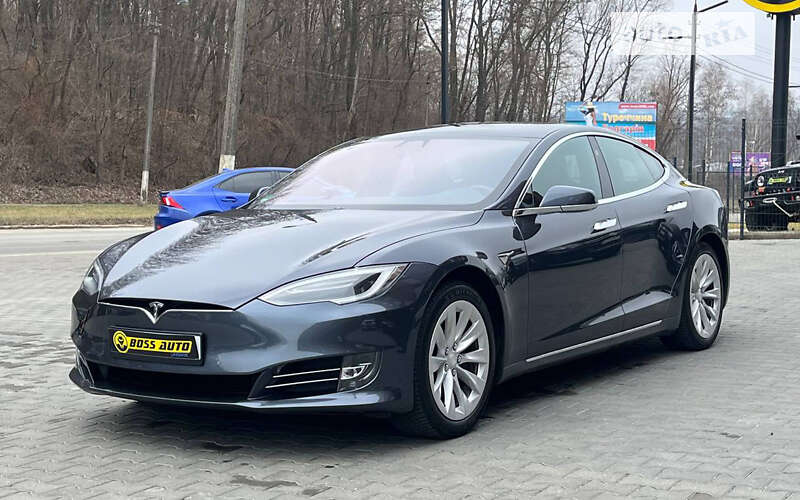 Ліфтбек Tesla Model S 2018 в Чернівцях