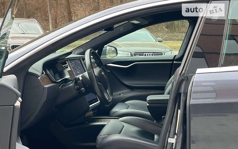 Ліфтбек Tesla Model S 2018 в Чернівцях
