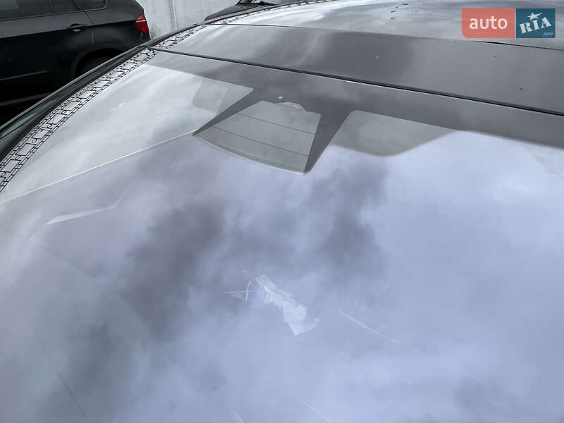 Лифтбек Tesla Model S 2018 в Киеве