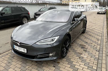 Ліфтбек Tesla Model S 2018 в Києві