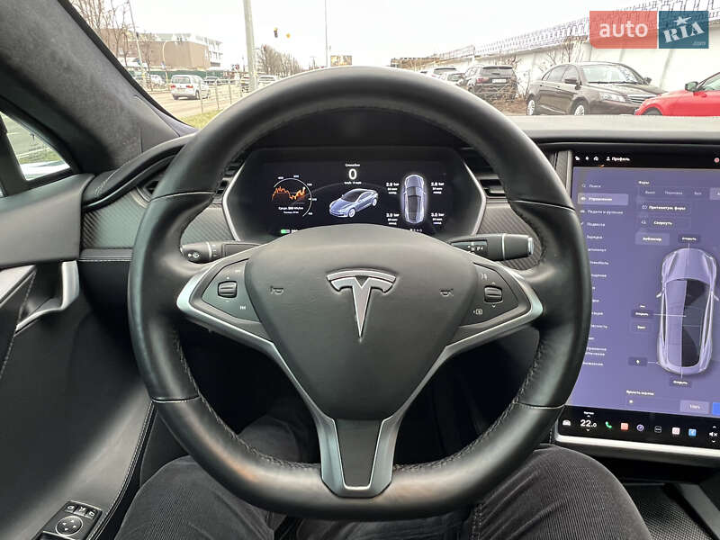 Лифтбек Tesla Model S 2018 в Киеве