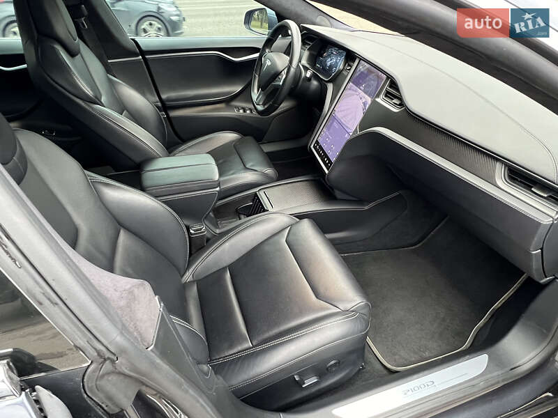 Лифтбек Tesla Model S 2018 в Киеве