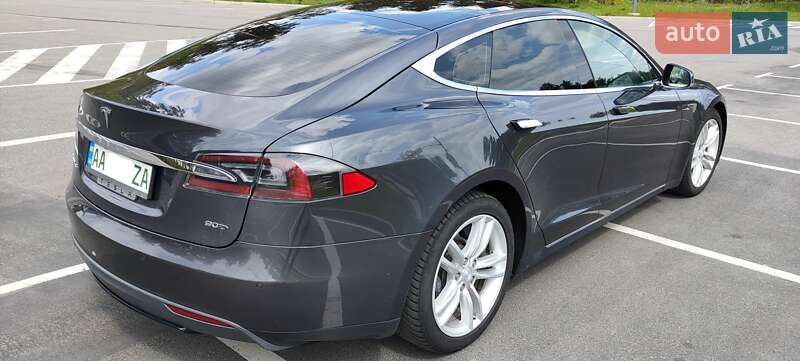 Ліфтбек Tesla Model S 2015 в Києві фото 4 Ліфтбек Tesla Model S 2015 в Києві