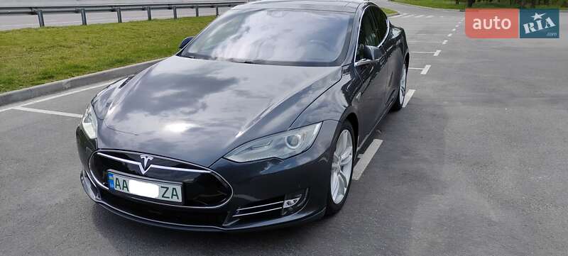 Ліфтбек Tesla Model S 2015 в Києві фото 6 Ліфтбек Tesla Model S 2015 в Києві