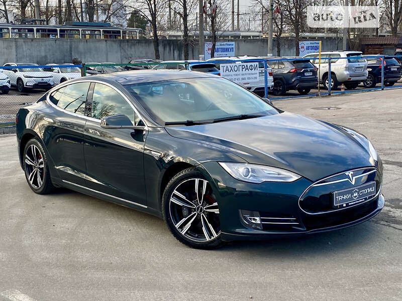 Ліфтбек Tesla Model S 2013 в Києві