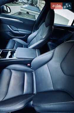 Лифтбек Tesla Model S 2021 в Киеве