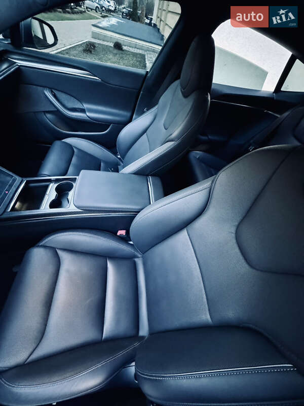 Лифтбек Tesla Model S 2021 в Киеве