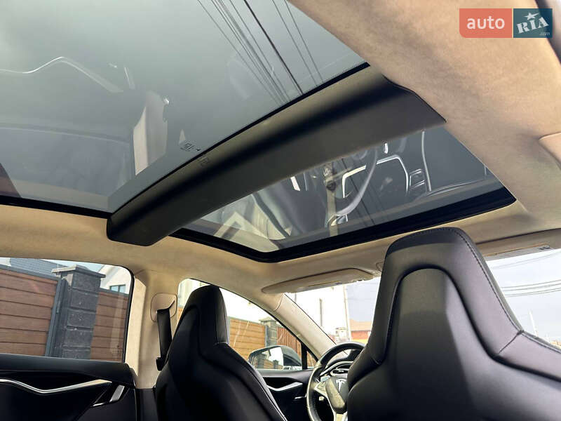Ліфтбек Tesla Model S 2014 в Києві