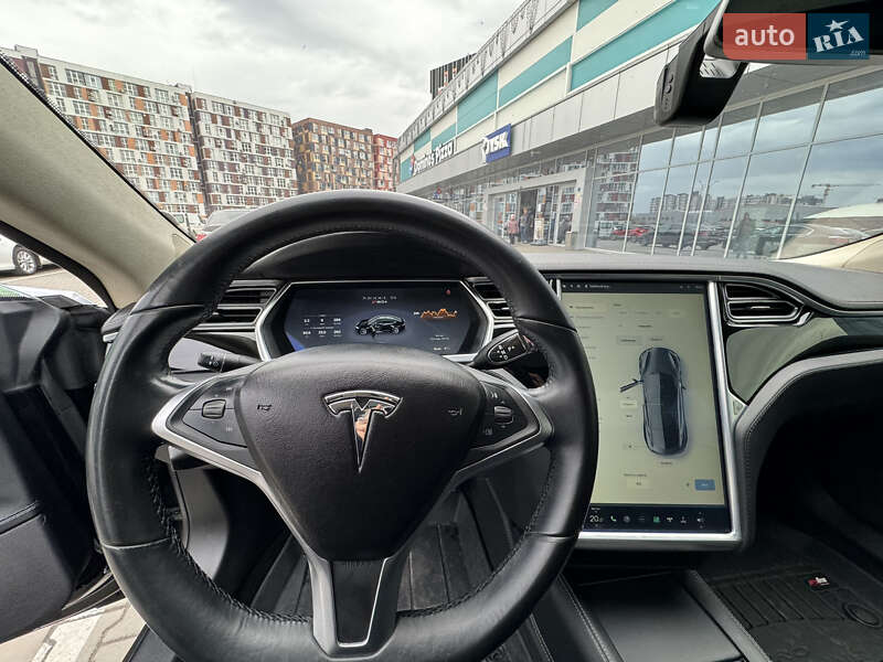 Ліфтбек Tesla Model S 2014 в Києві