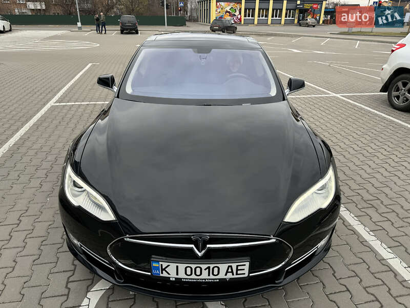 Ліфтбек Tesla Model S 2014 в Києві