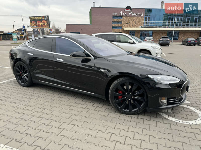 Ліфтбек Tesla Model S 2014 в Києві