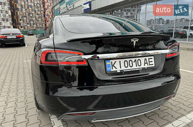 Лифтбек Tesla Model S 2014 в 