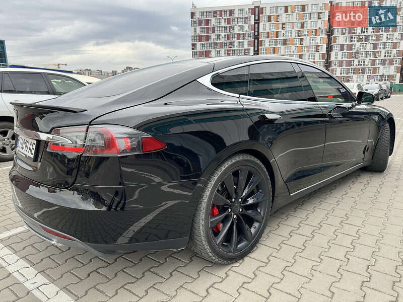 Ліфтбек Tesla Model S 2014 в Києві