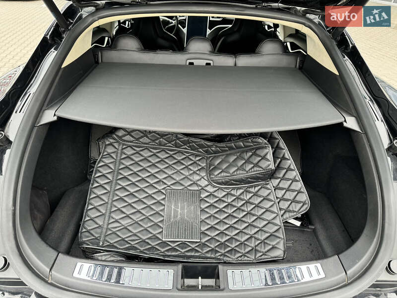 Ліфтбек Tesla Model S 2014 в Києві