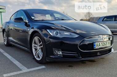 Ліфтбек Tesla Model S 2016 в Києві