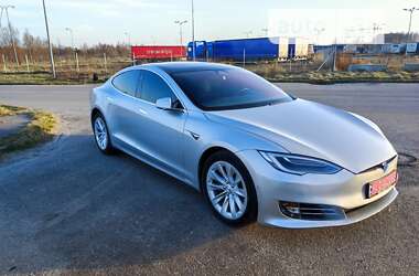 Ліфтбек Tesla Model S 2018 в Львові