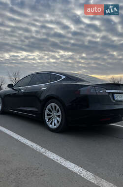 Лифтбек Tesla Model S 2016 в Кривом Роге