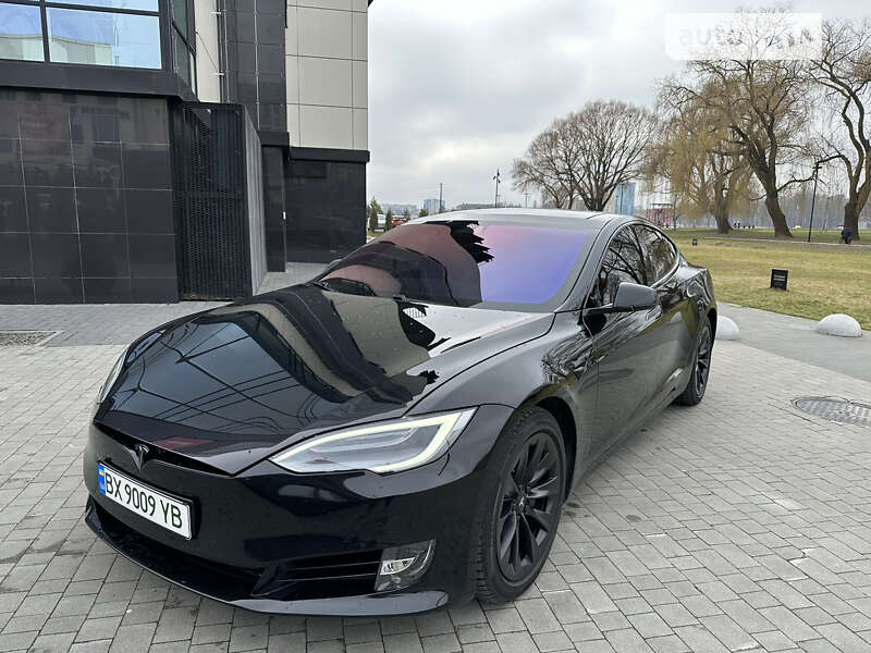 Tesla Model S 2018