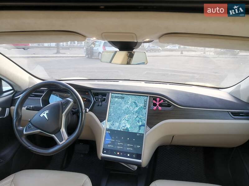 Лифтбек Tesla Model S 2015 в Житомире