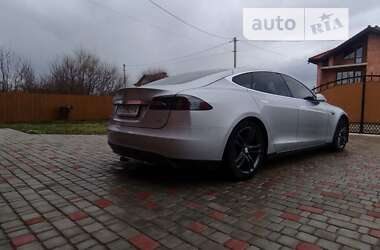 Ліфтбек Tesla Model S 2014 в Стрию