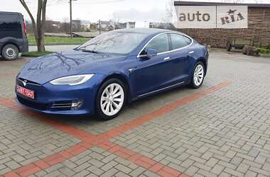 Лифтбек Tesla Model S 2017 в Золочеве