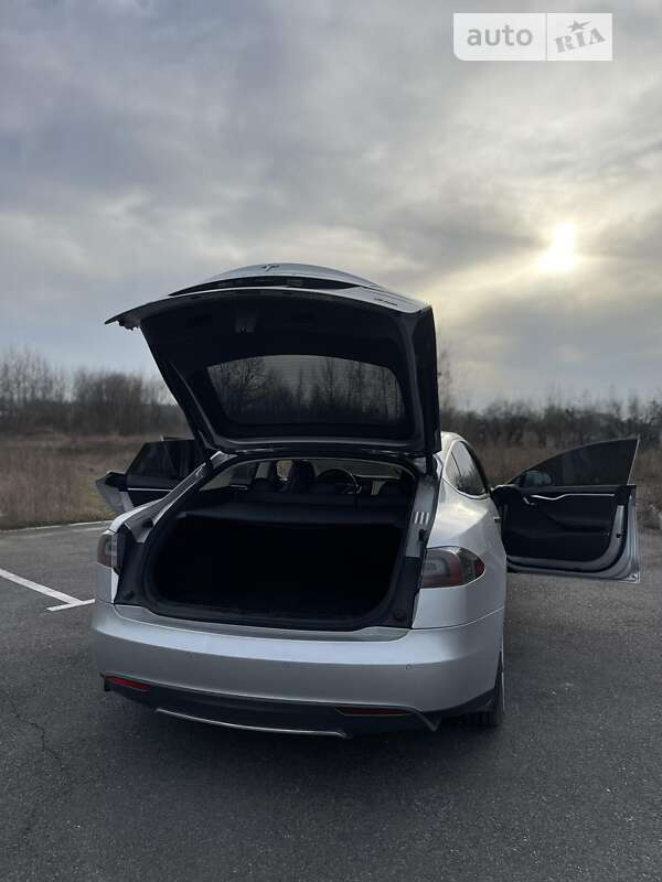 Ліфтбек Tesla Model S 2013 в Києві фото 7 Ліфтбек Tesla Model S 2013 в Києві