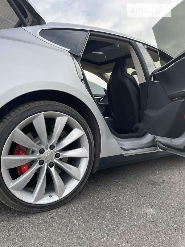 Ліфтбек Tesla Model S 2013 в Києві фото 10 Ліфтбек Tesla Model S 2013 в Києві