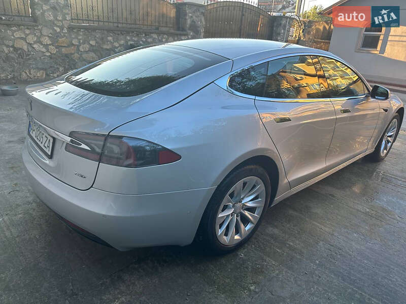 Лифтбек Tesla Model S 2016 в Запорожье