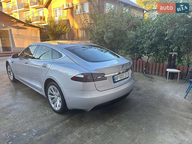 Лифтбек Tesla Model S 2016 в Запорожье