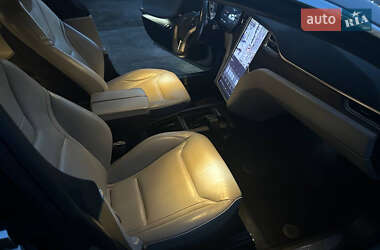 Лифтбек Tesla Model S 2016 в Запорожье