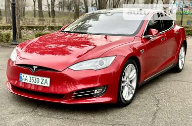 Ліфтбек Tesla Model S 2015 в Києві