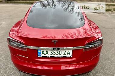 Ліфтбек Tesla Model S 2015 в Києві