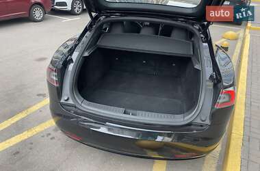 Лифтбек Tesla Model S 2018 в Киеве