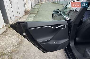 Лифтбек Tesla Model S 2018 в Киеве