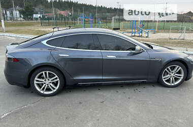 Лифтбек Tesla Model S 2015 в Киеве